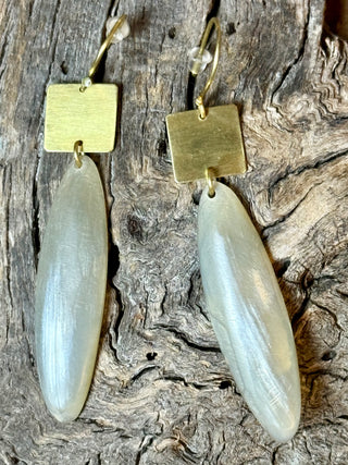 BUFFALO HORN & BRASS Linked Square & Oval Earrings